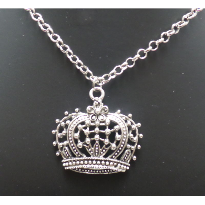 Collana catenina lunga con ciondolo a forma di Corona da Regina