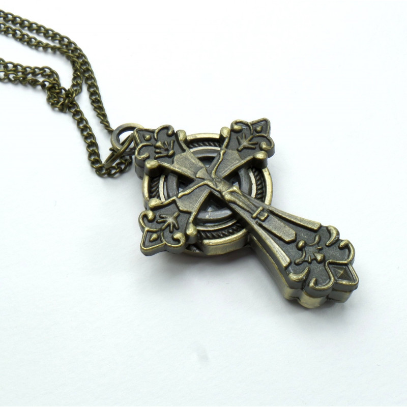 Collana con pendente orologio a forma di Croce